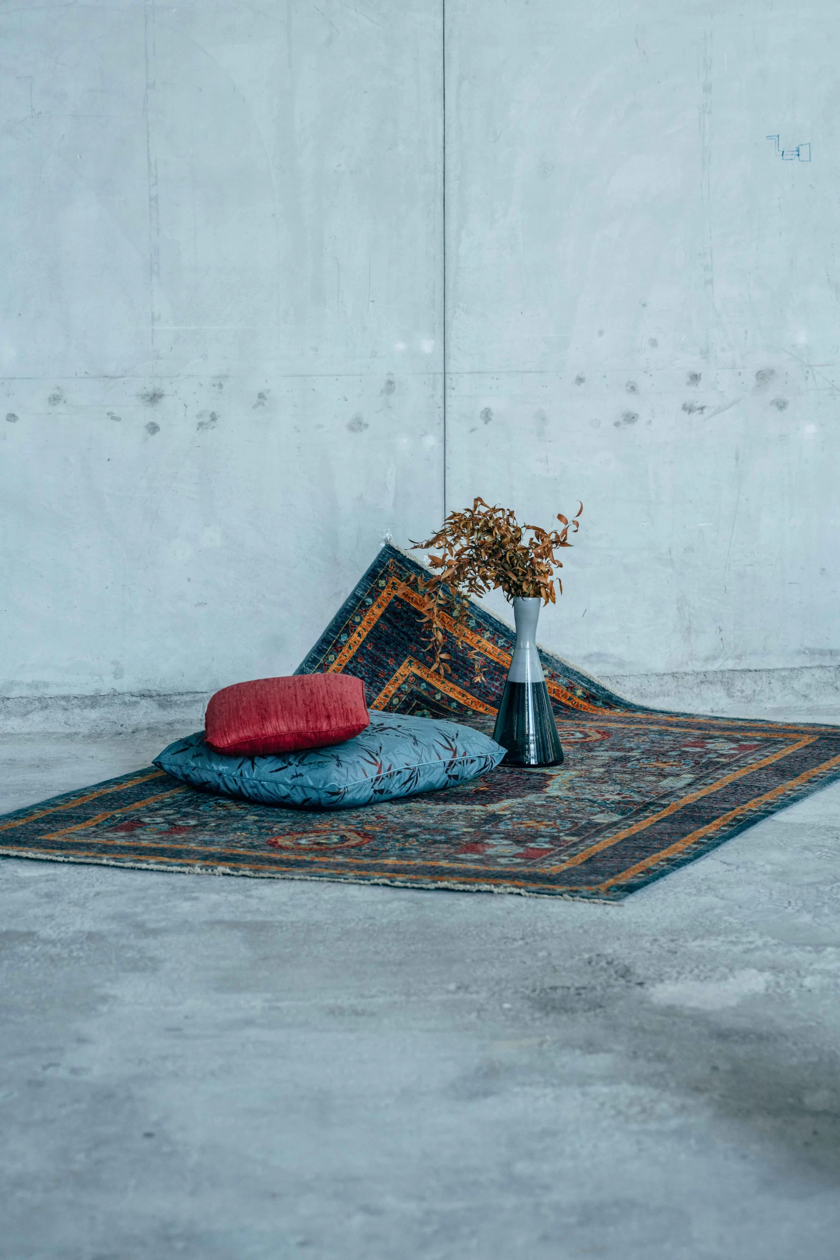How to Keep Your Carpets Looking Fluffy and Plush: A Complete Guide for Dubai Homes